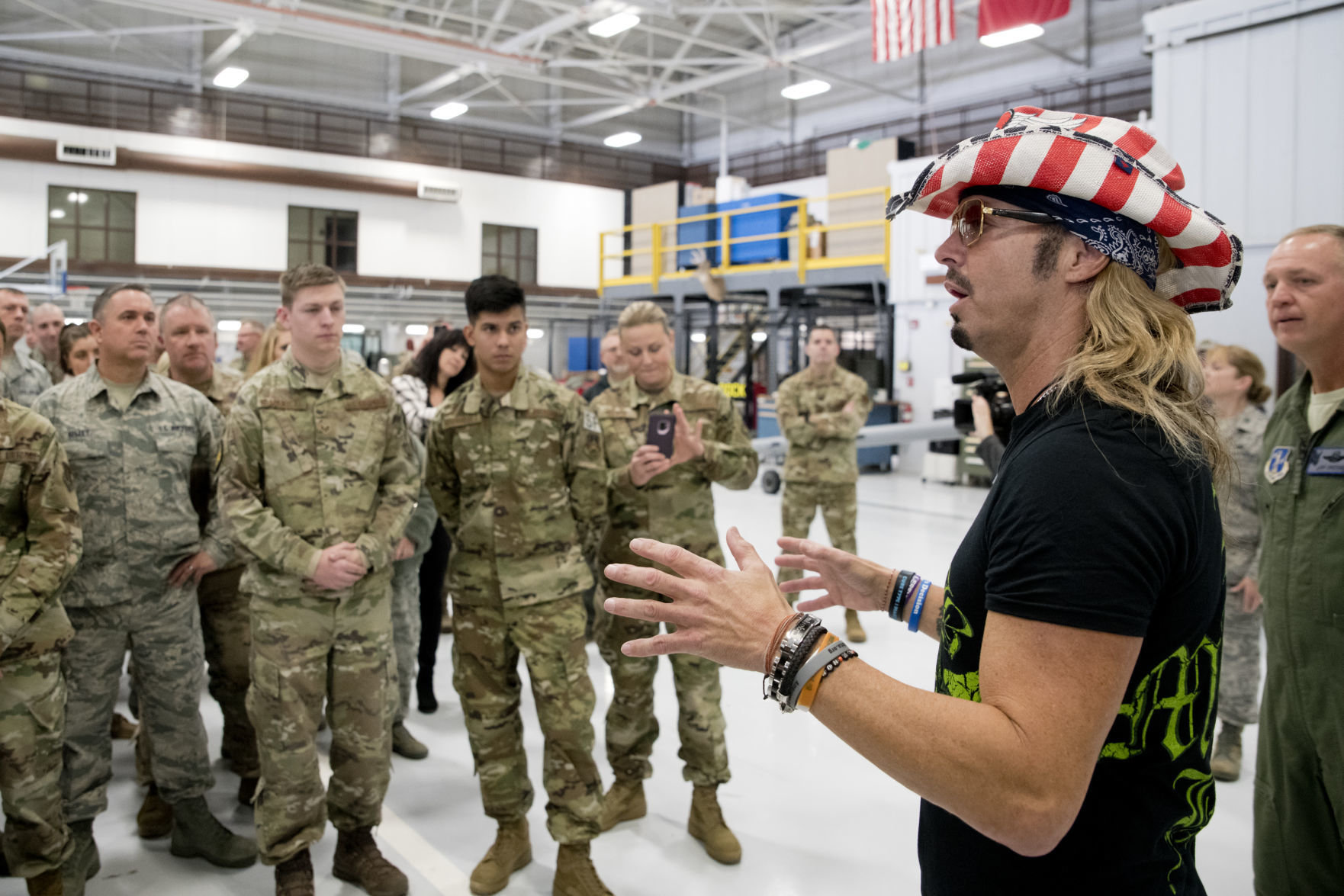 Bret Michaels tours the 185th Air Refueling Wing